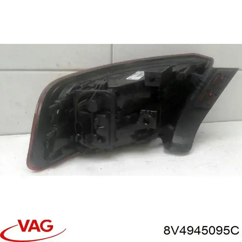 Купити 8V4945095C VAG Ліхтар задній