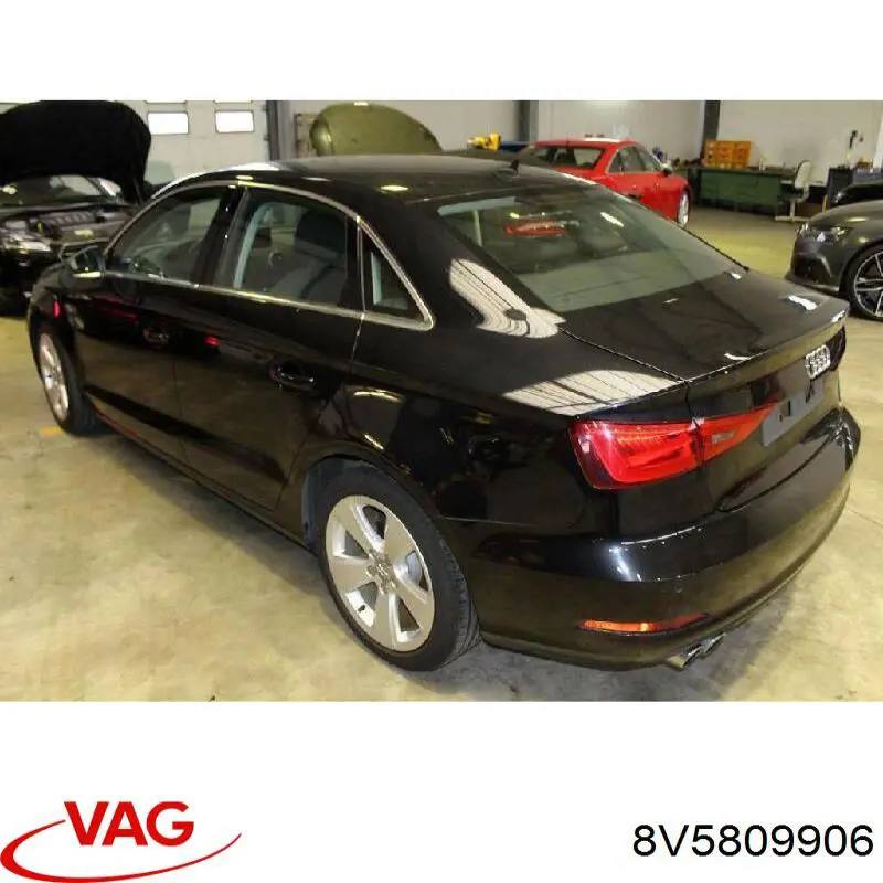 Купити 8V5809906 VAG Лючок (дверцята) бензобака
