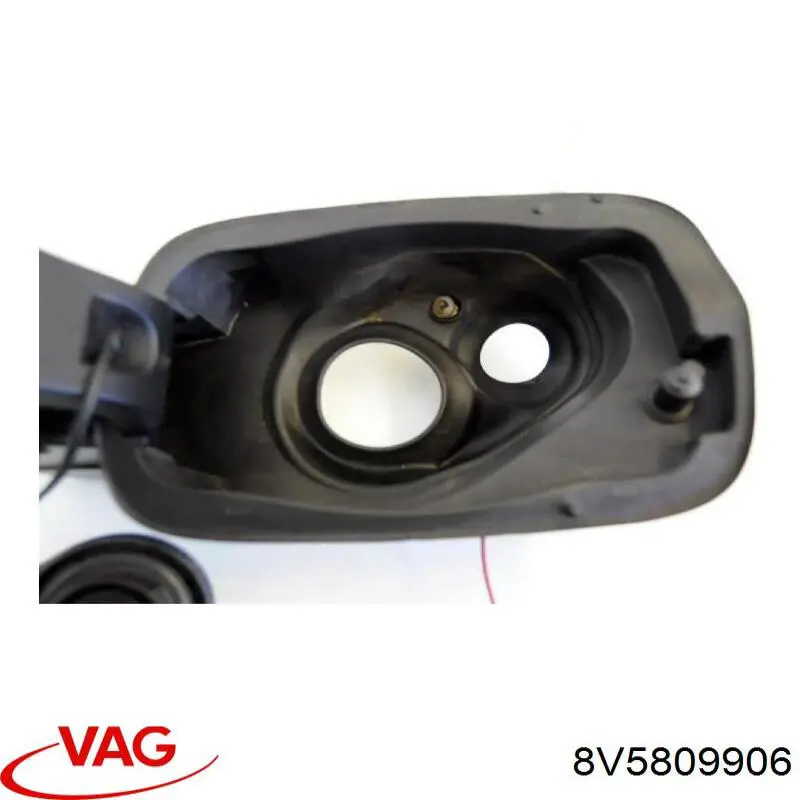 Лючок паливного бака VAG 8V5809906