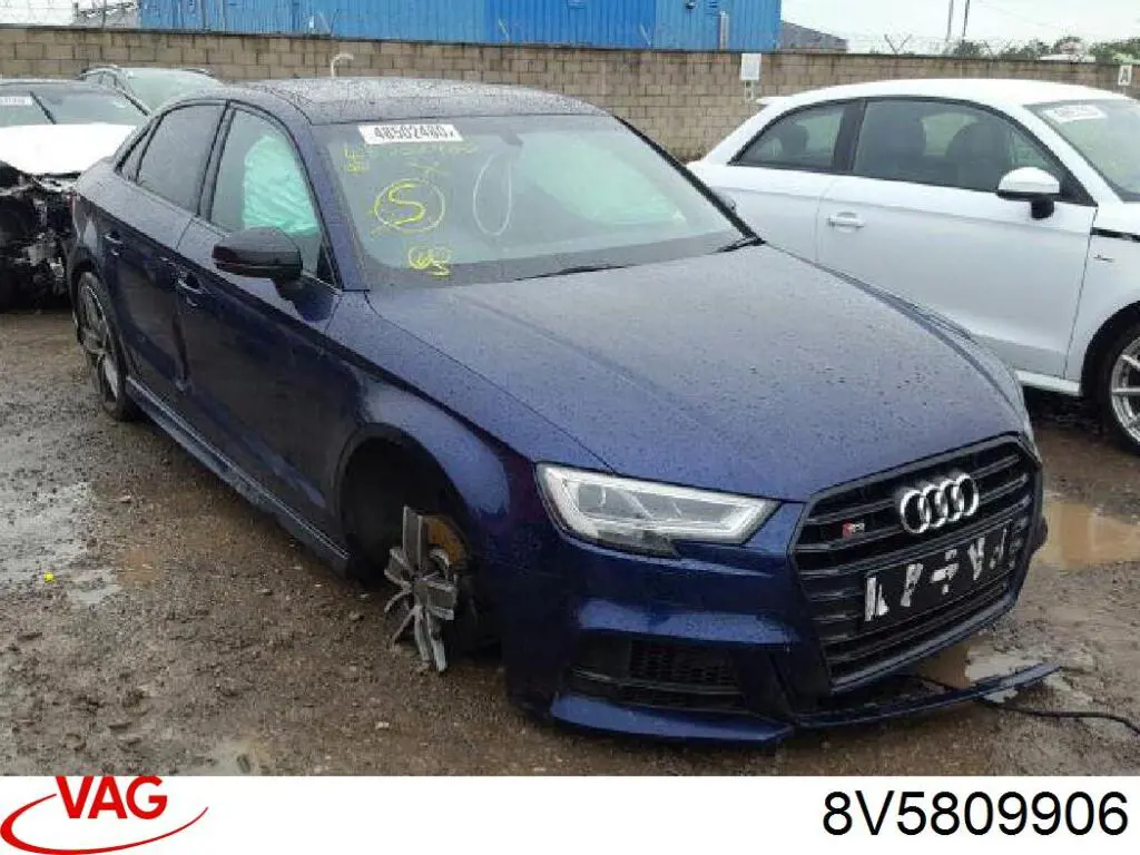 8V5809906 VAG Дверцята бензобака
