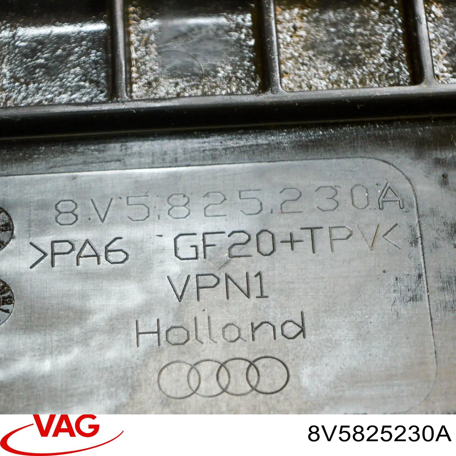 Захист днища, задній лівий 8V5825230 VAG