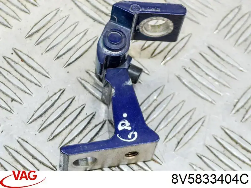 Петля передніх дверей права VAG 8V5833404C ціна, від 12.65 USD
