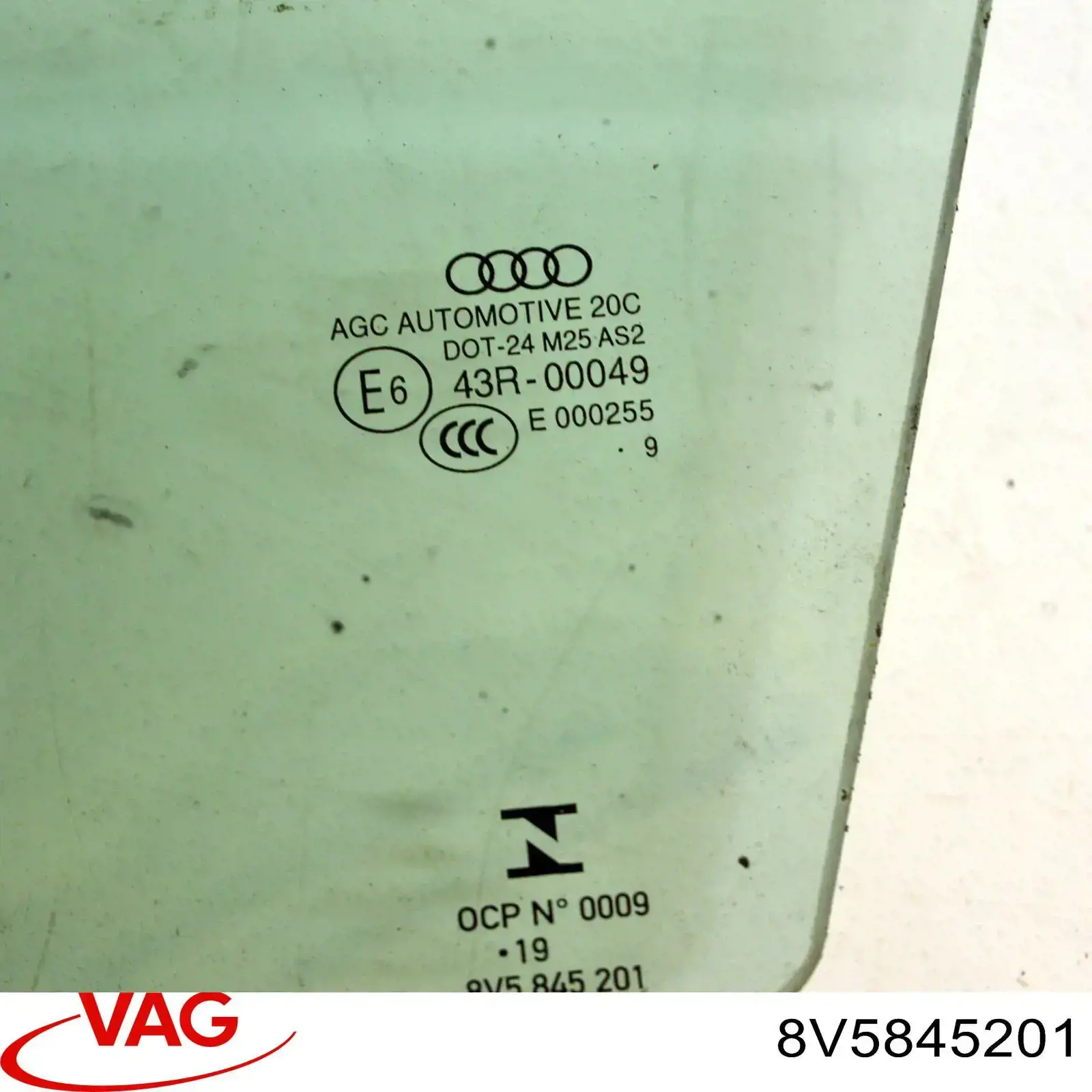Скло передніх дверей, лівою VAG 8V5845201 ціна, від 20.55 USD