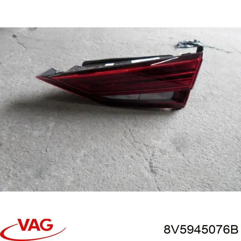8V5945076B VAG Ліхтар задній правий