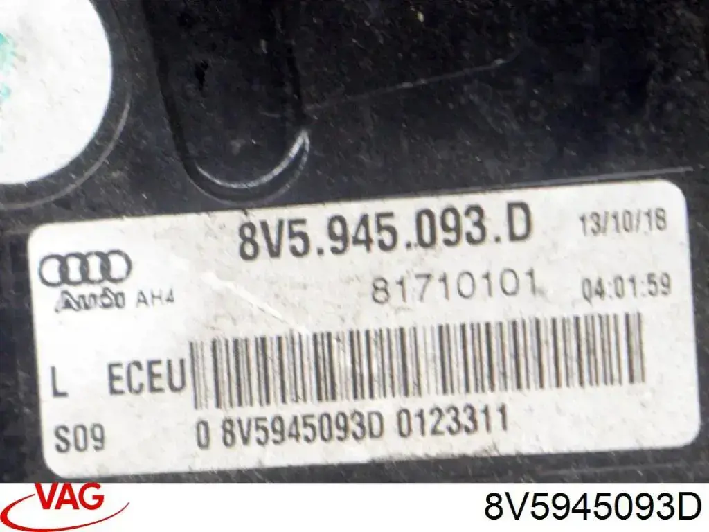 Стоп задній VAG 8V5945093D ціна, від 223.41 USD