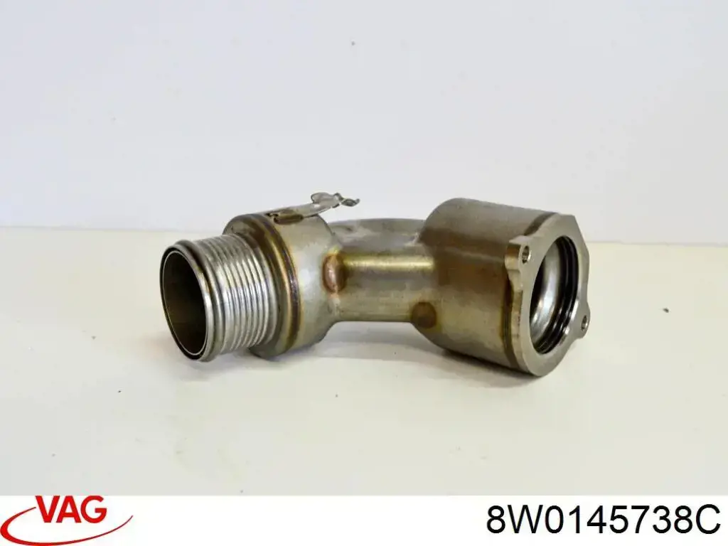 Шланг/патрубок интеркуллера VAG 8W0145738C ціна, від 172.64 USD