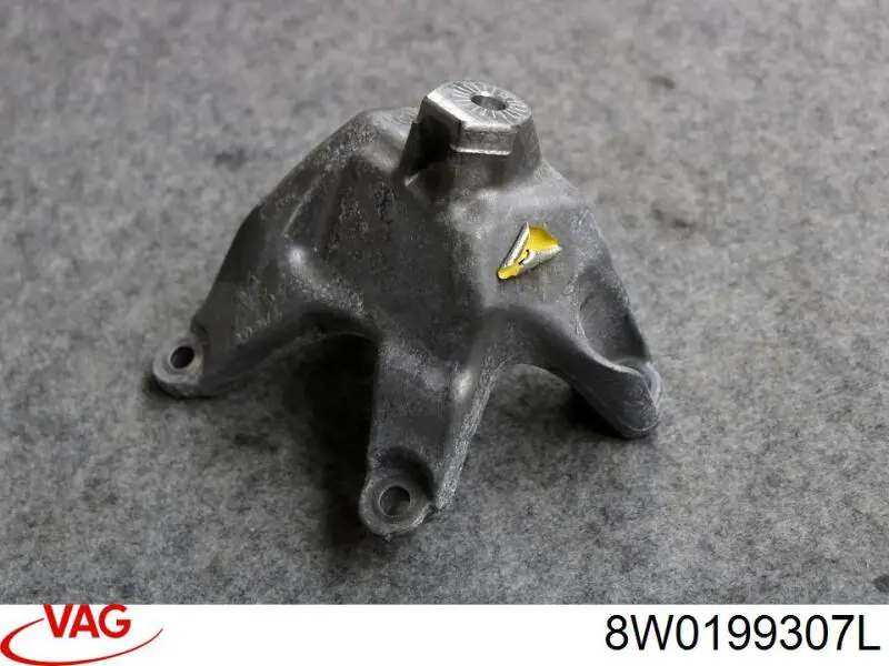 Купити 8W0199307L VAG Кронштейн подушки (опори) двигуна, лівої