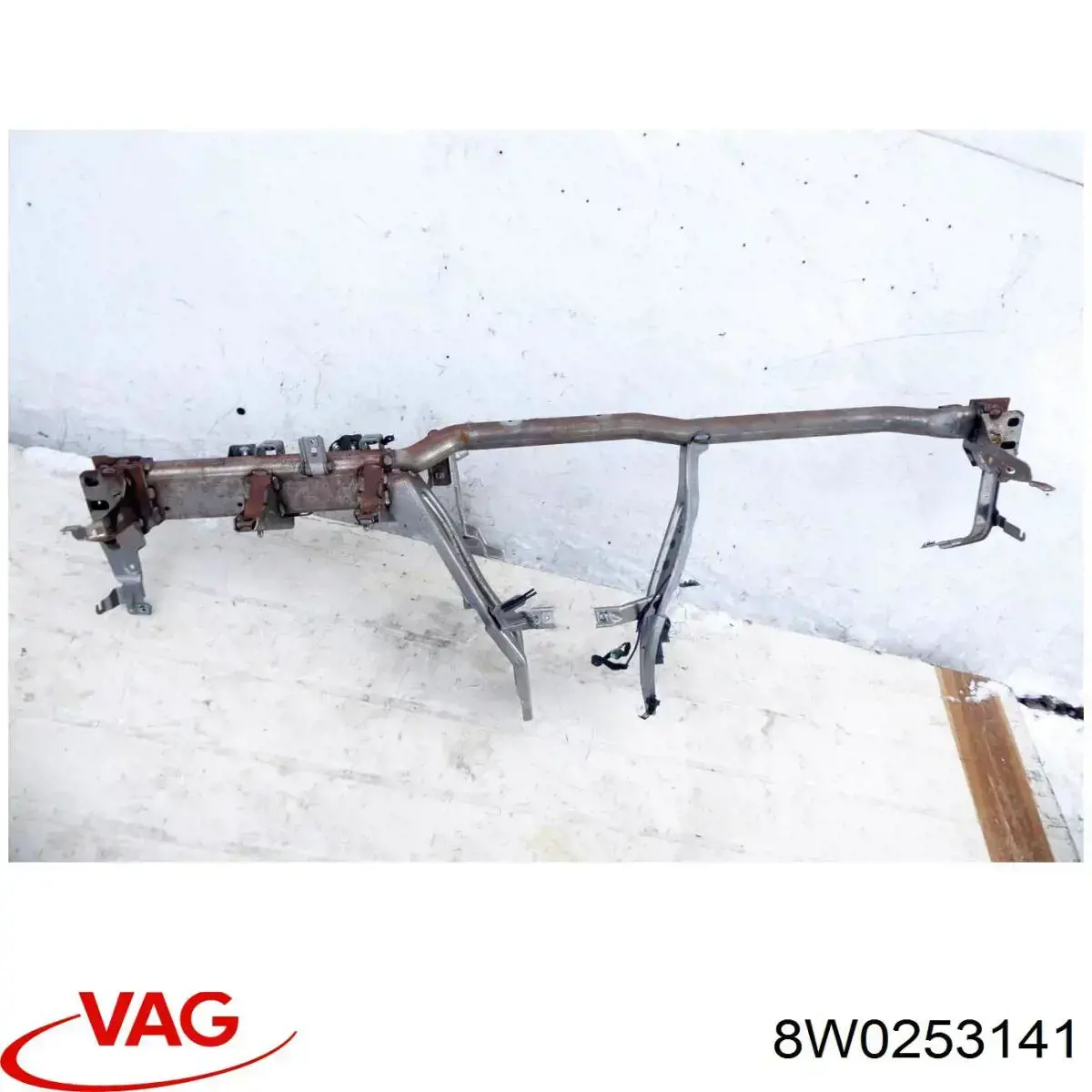 Кронштейн/хомут глушника, передній 8W0253141 VAG