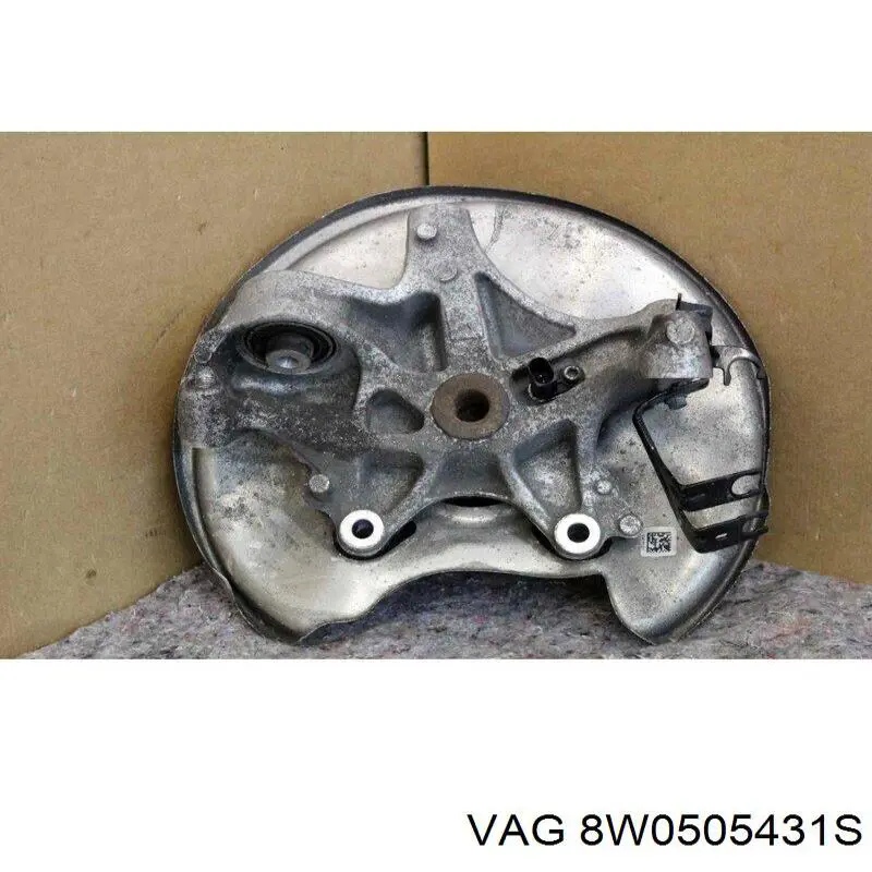 8W0505431S VAG Цапфа поворотна ліва