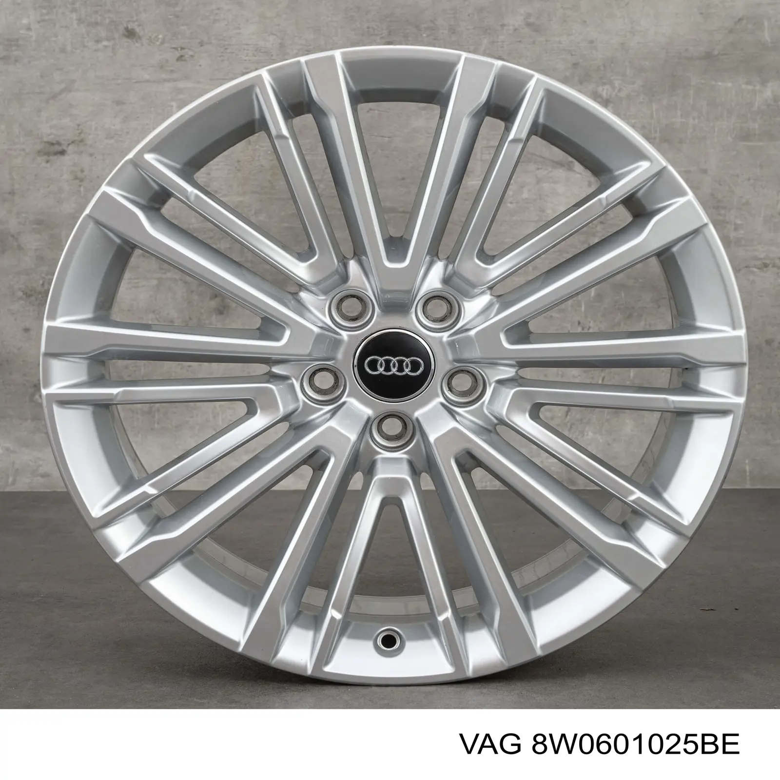 Диски колісні литі (легкосплавні, титанові) VAG 8W0601025BK ціна, від 225.73 USD