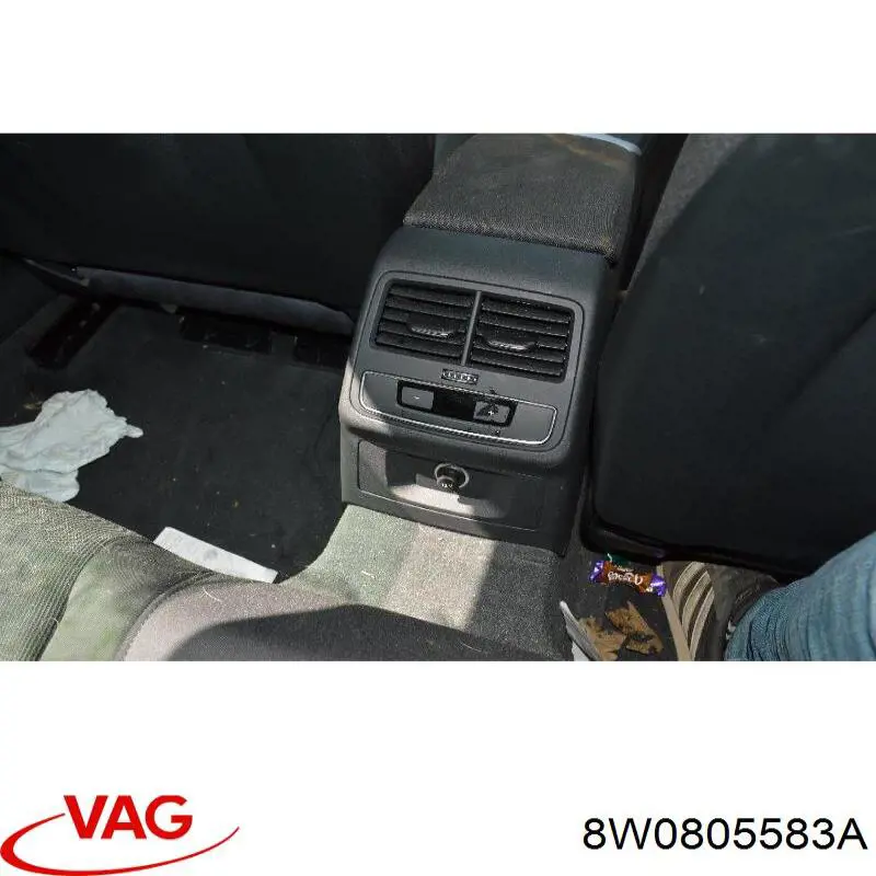 Купити 8W0805583A VAG Лючок підкрилка переднього лівого