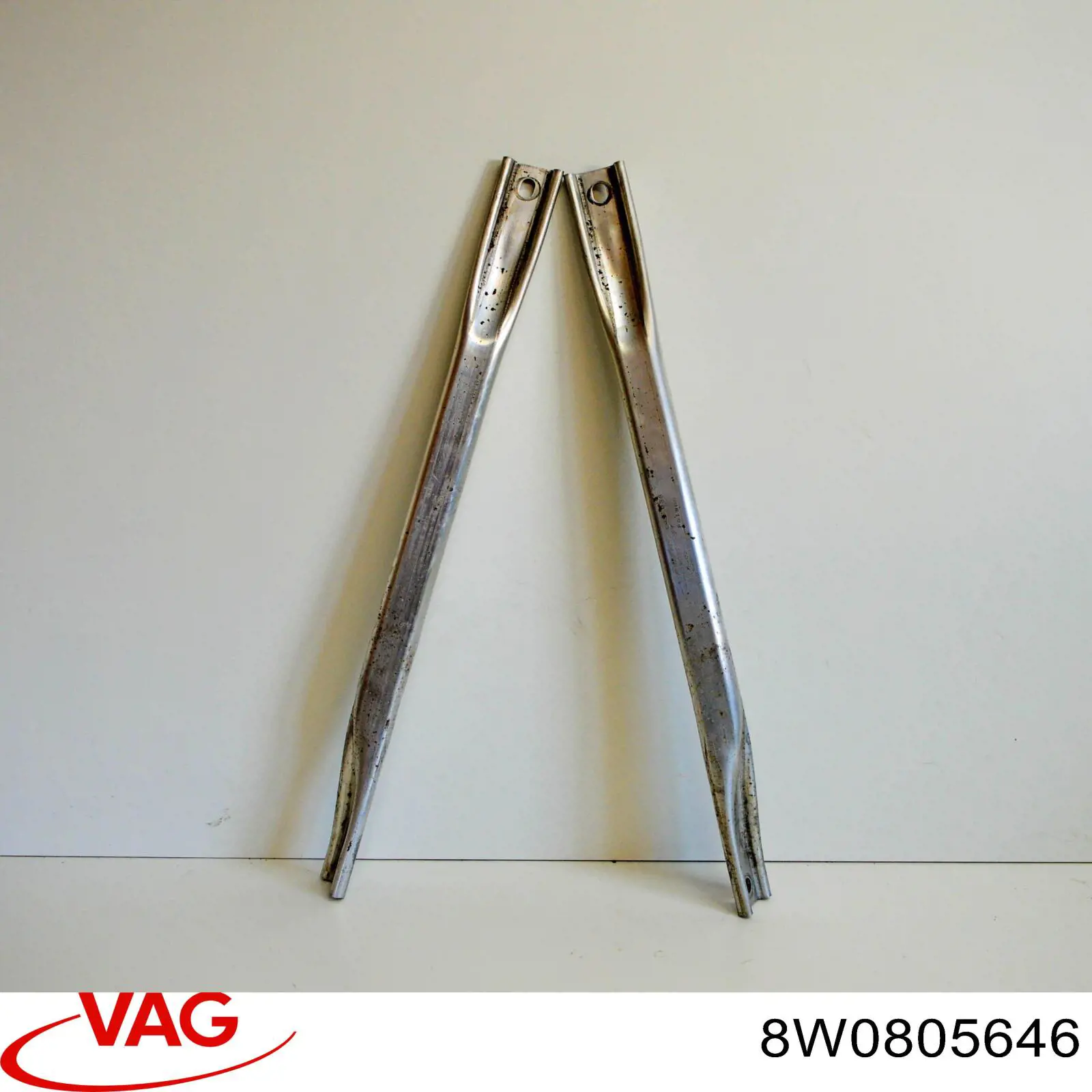 Купити 8W0805646 VAG Розпірка передніх стійок підвіски, права