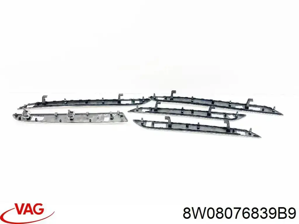 Решітка переднього бампера, центральна VAG 8W08076839B9