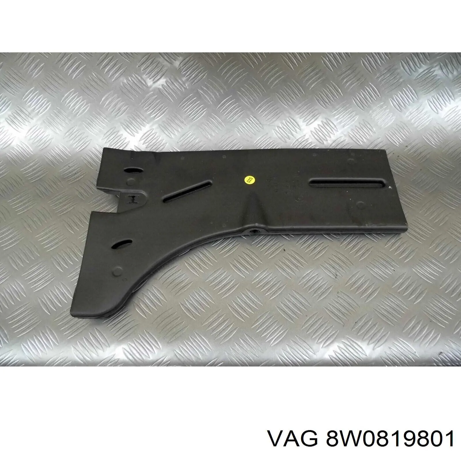 8W0819801 VAG Повітропровід, розподільник повітря під "торпедо", центральний