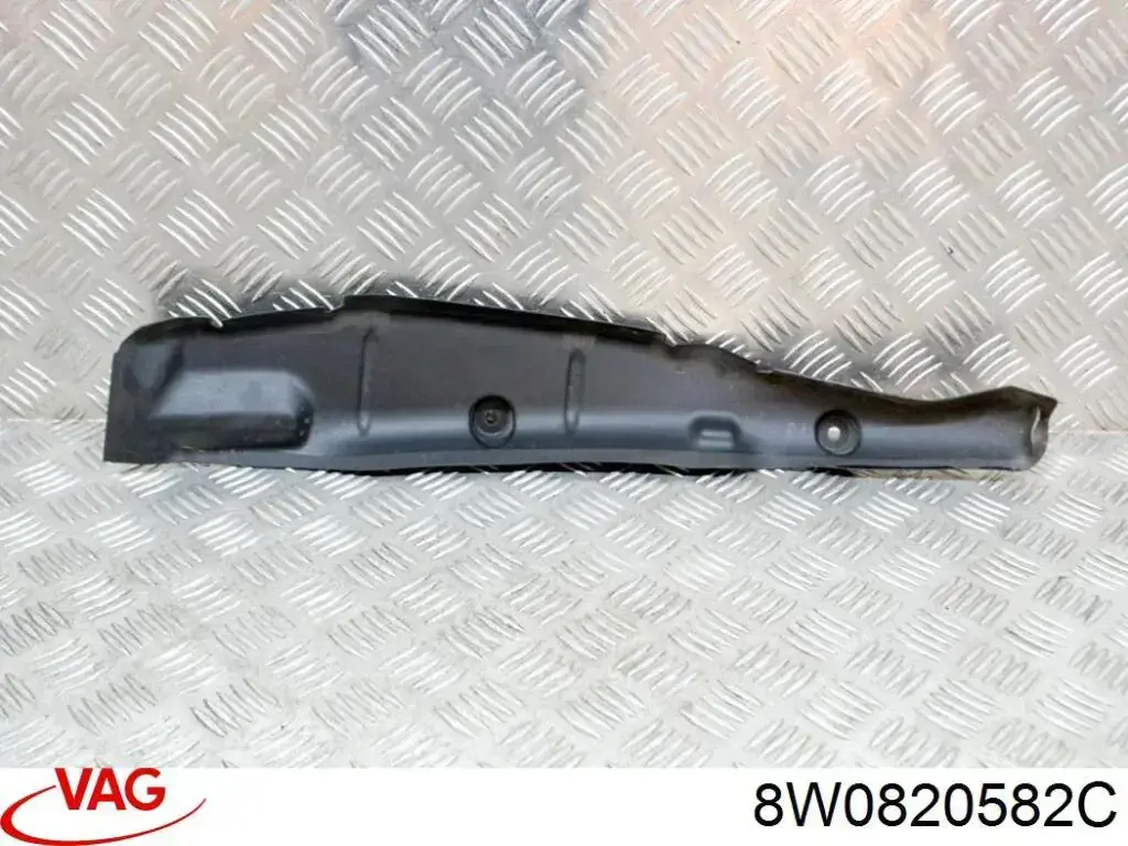 Заглушка жабо збоку 8W0820582C VAG