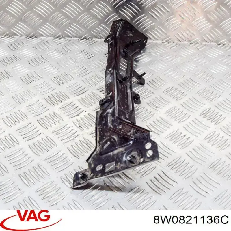 Купити 8W0821132B VAG Кронштейн кріплення крила переднього правого, передній