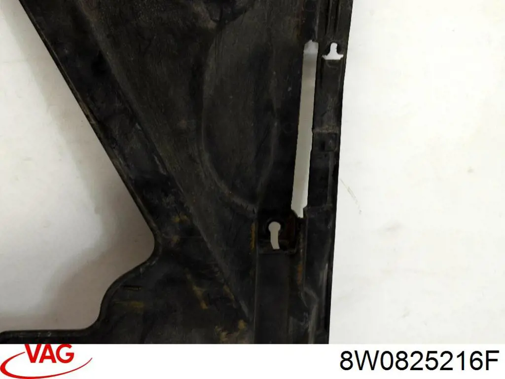 Захист днища, задній правий VAG 8W0825216F ціна, від 24.92 USD