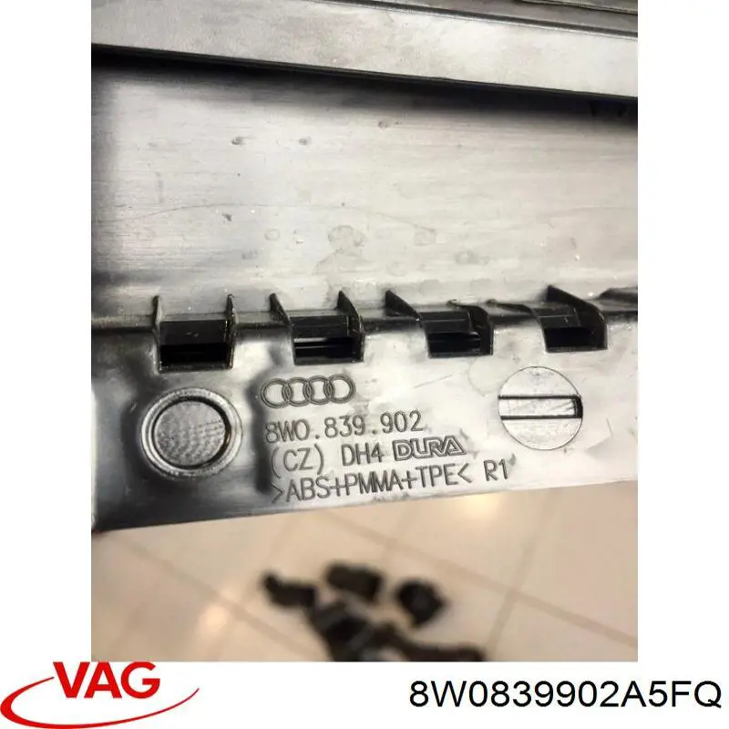 Накладка задньої двері, правої, вертикальна VAG 8W0839902A5FQ ціна, від 5.07 USD