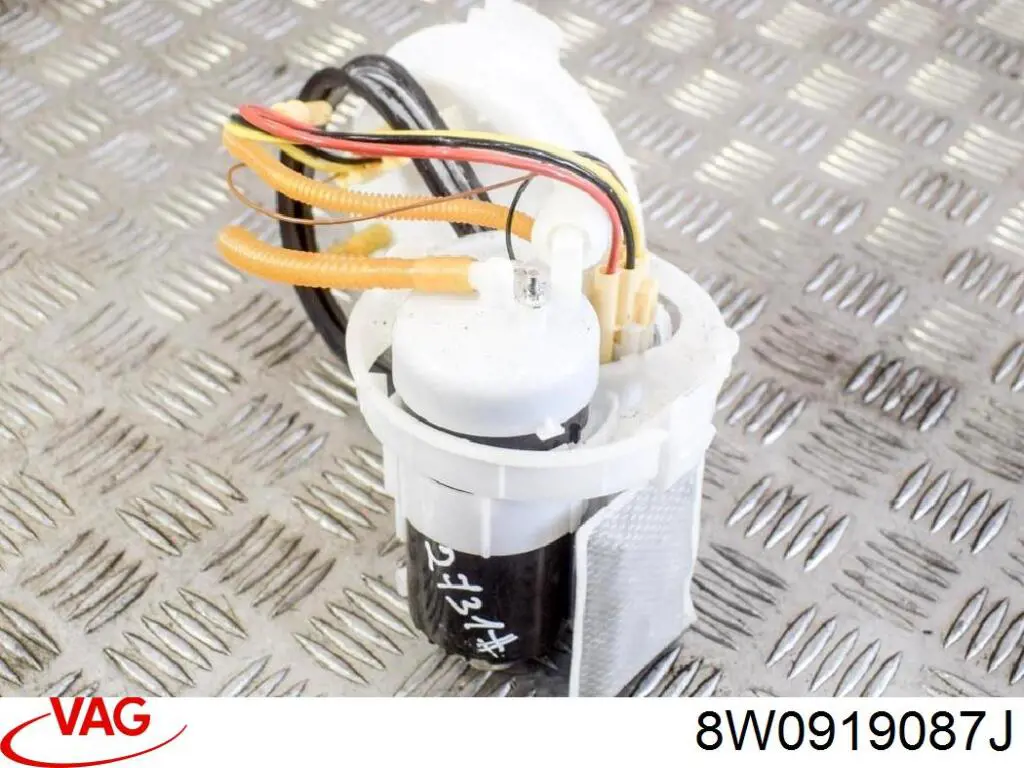 Паливний насос VAG 8W0919087J