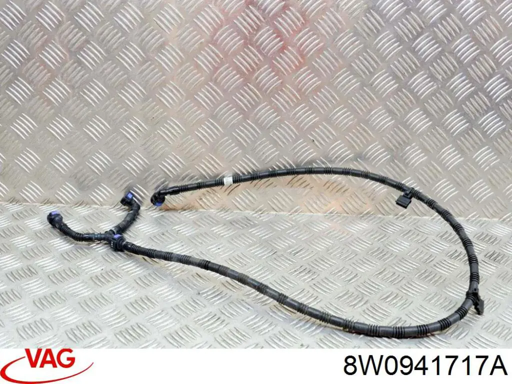 8W0941718A VAG Трубка омивача фар