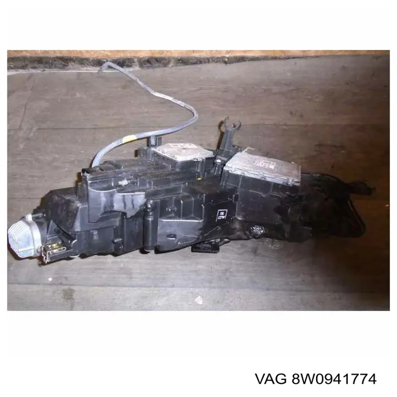 Фара передня права Magneti Marelli 711451000180