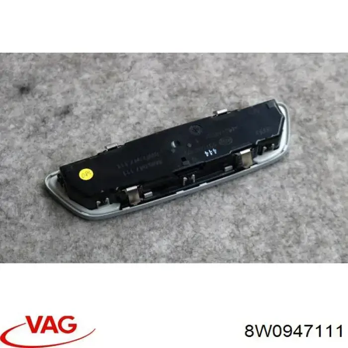 Плафон освітлення салона/кабіни, задній 8W0947111 VAG