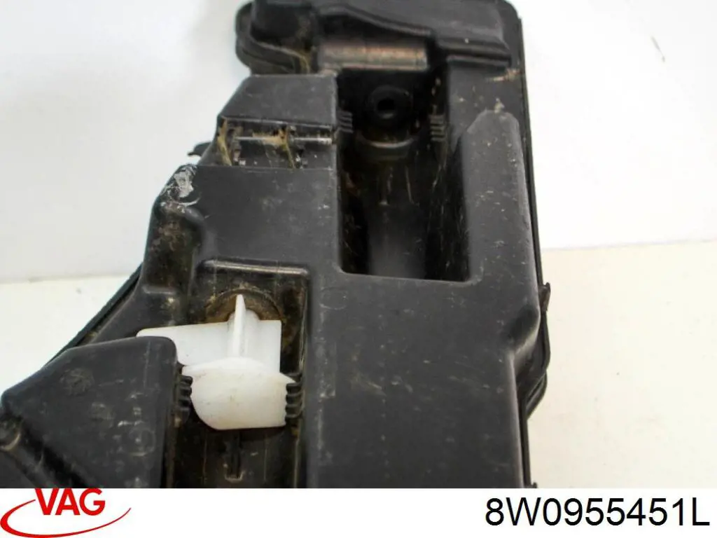 Бачок омивача лобового скла VAG 8W0955451L ціна, від 39.38 USD