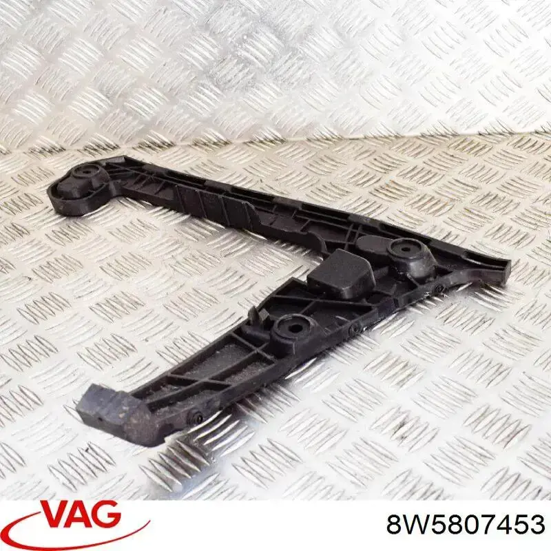 Направляюча заднього бампера, ліва VAG 8W5807453