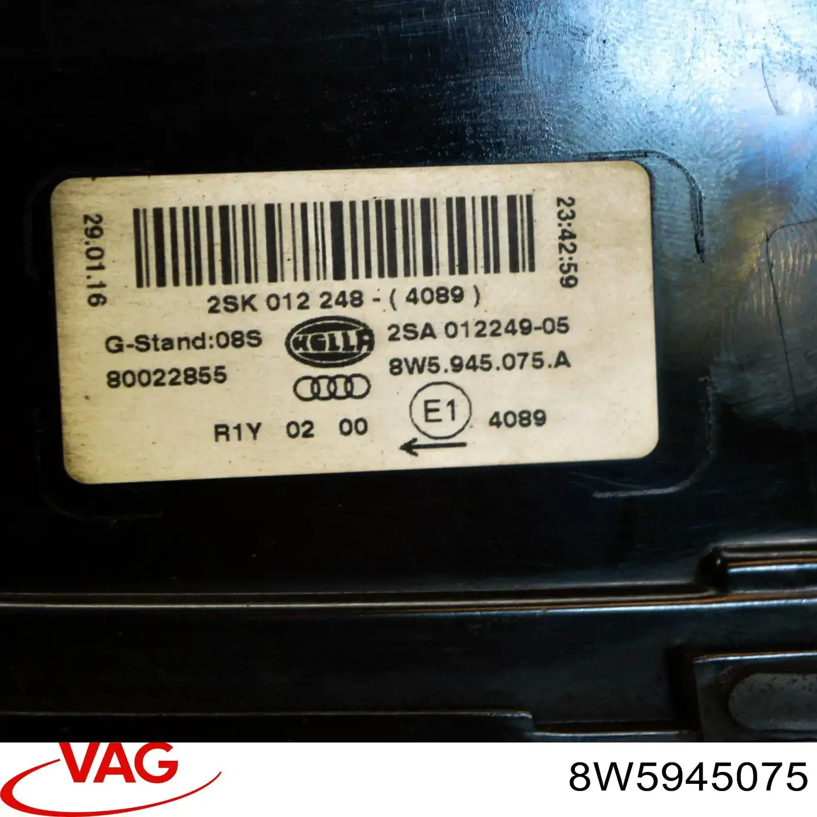 Стоп задній HELLA 2SA012249071 ціна, від 178.39 USD