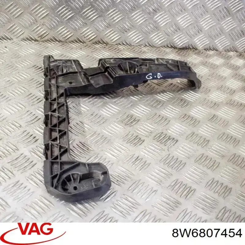 Кронштейн бампера заднього, правий 8W6807454 VAG