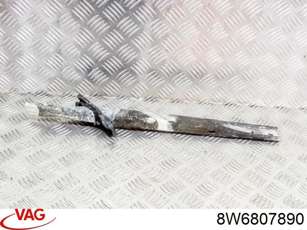 Купити 8W6807890 VAG Направляюча заднього бампера, права