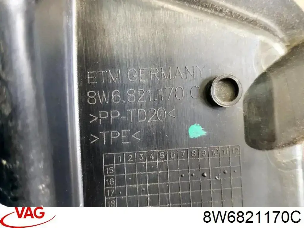 Заглушка жабо збоку VAG 8W6821170C ціна, від 12.70 USD