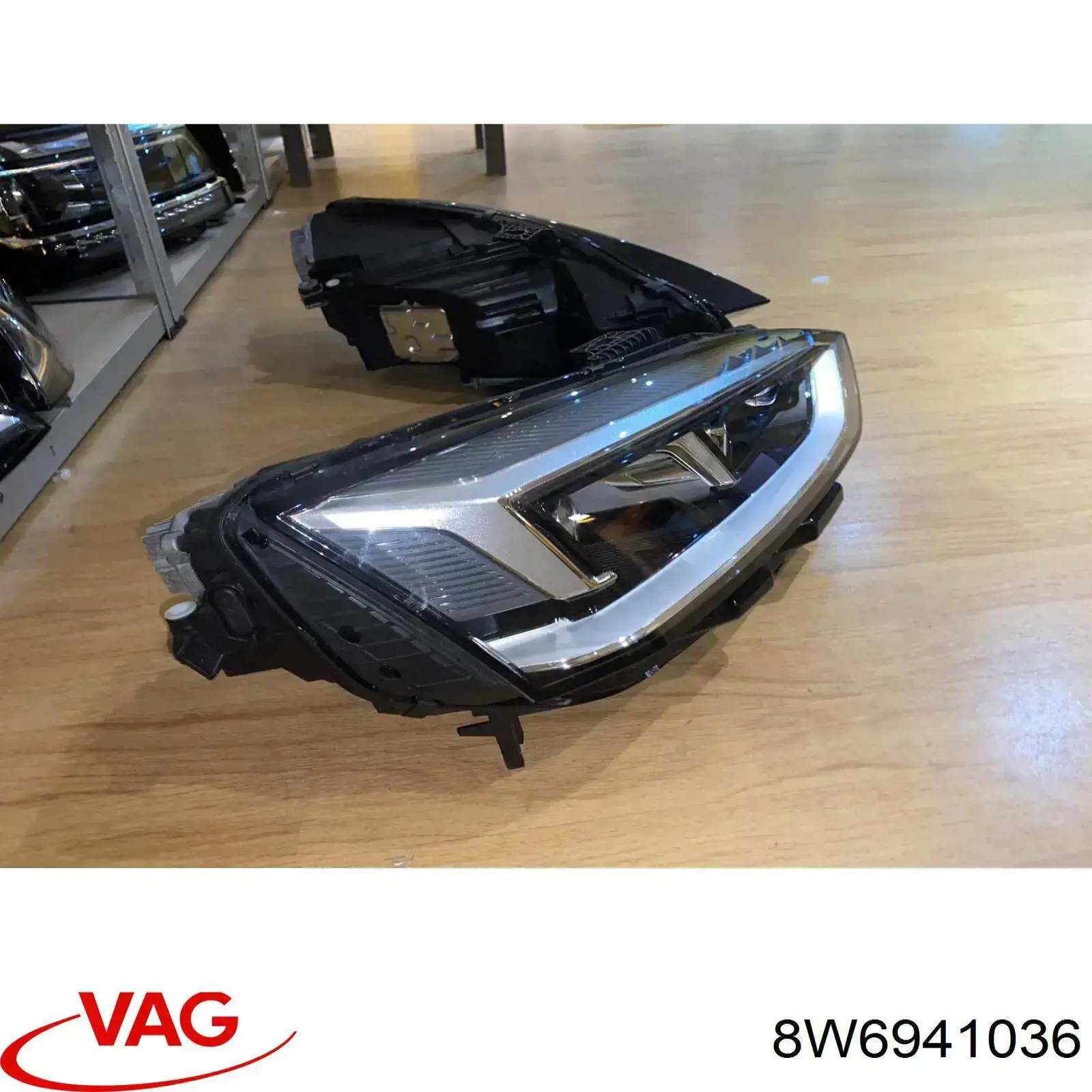 Купити 8W6941036 VAG Права блок фара