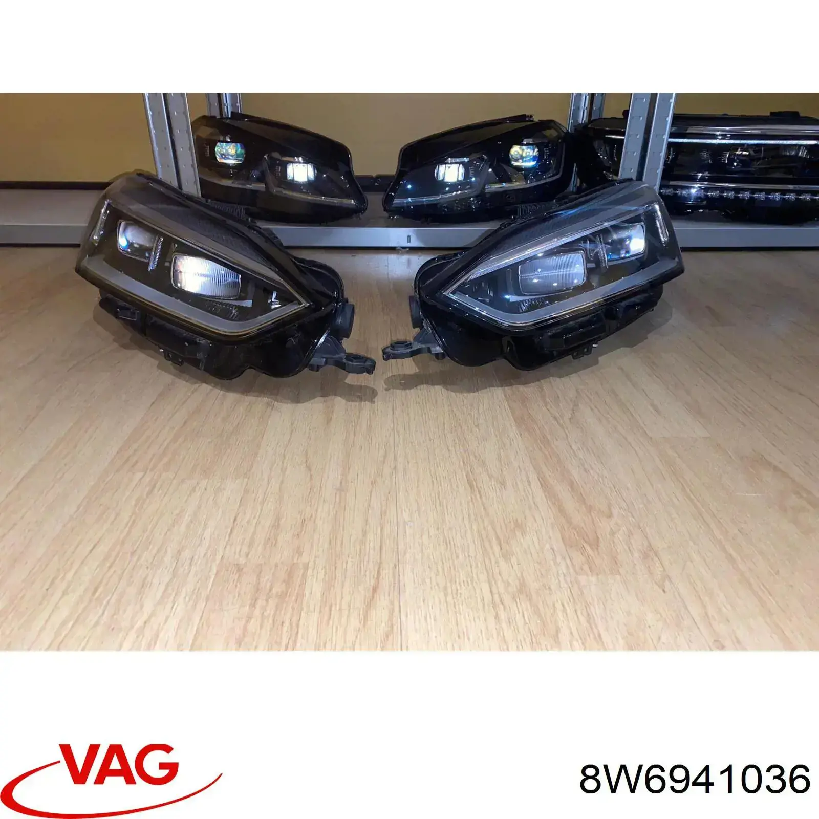 8W6941036 VAG Фара правая