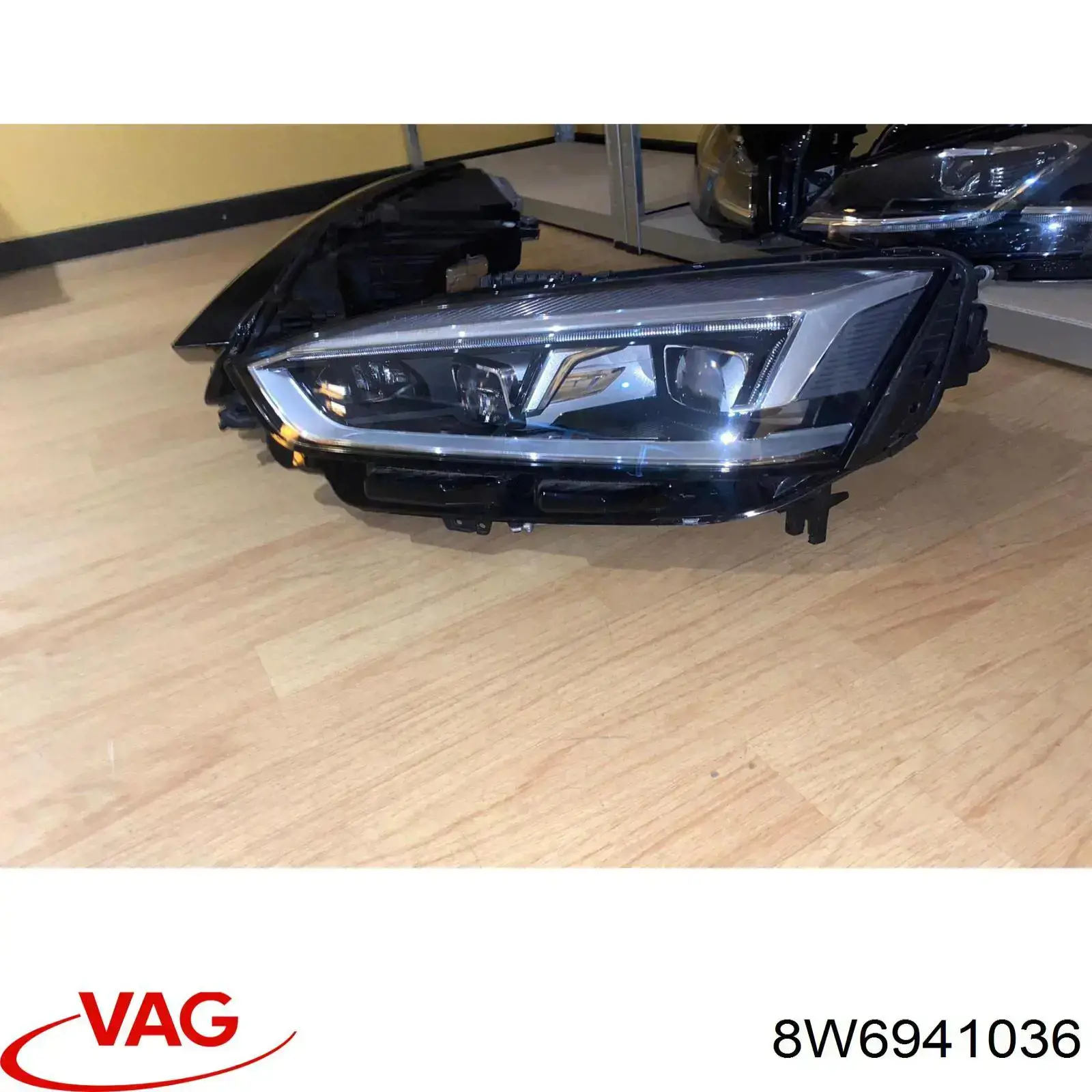 Основна фара - вставка VAG 8W6941036 ціна, від 1900.48 USD