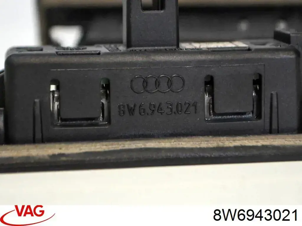 Ліхтар підсвічування заднього номерного знака 8W6943021 VAG