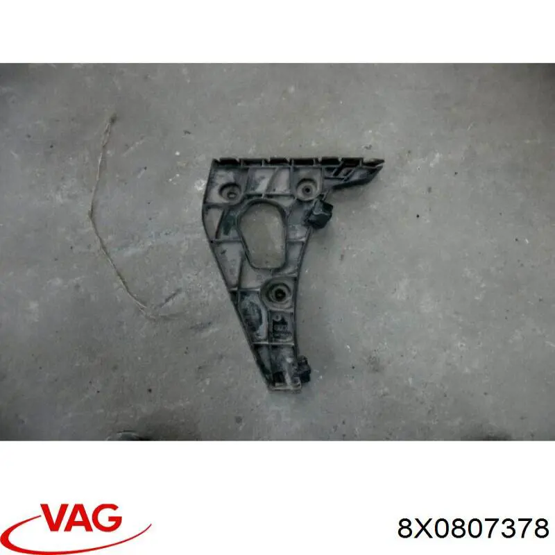 Направляюча заднього бампера, права VAG 8X0807378 ціна, від 8.55 USD