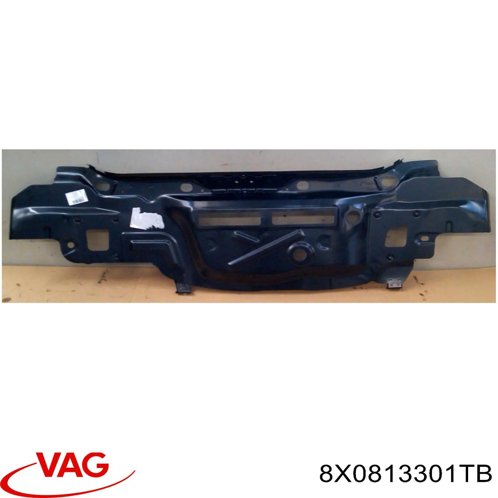 Панель багажного відсіку VAG 8X0813301TB ціна, від 495.62 USD
