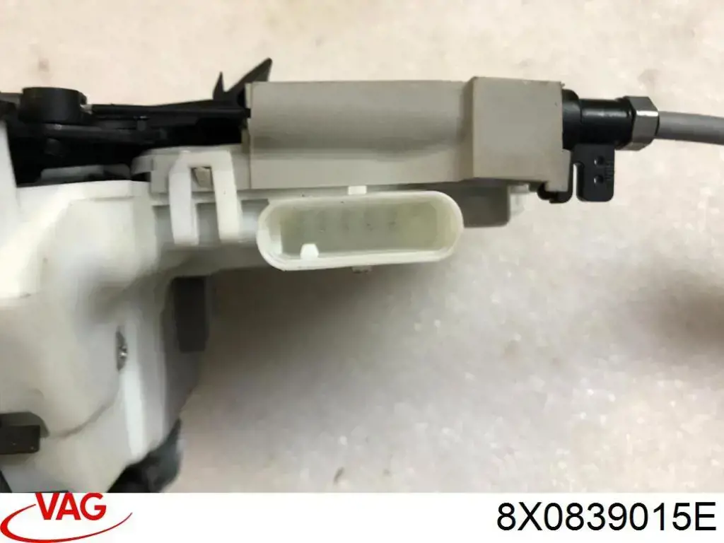 Замок задньої двері, лівої VAG 8X0839015E ціна, від 29.47 USD