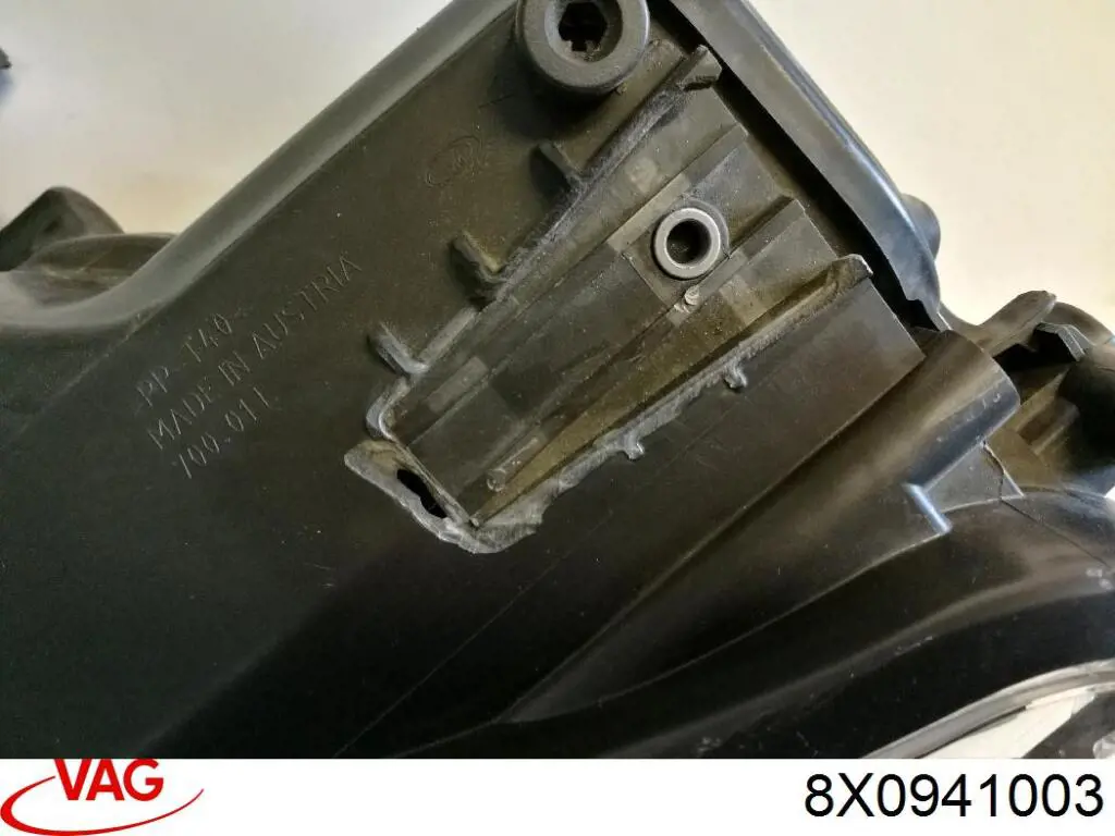 Фара ліва передня VAG 8X0941003 ціна, від 196.62 USD