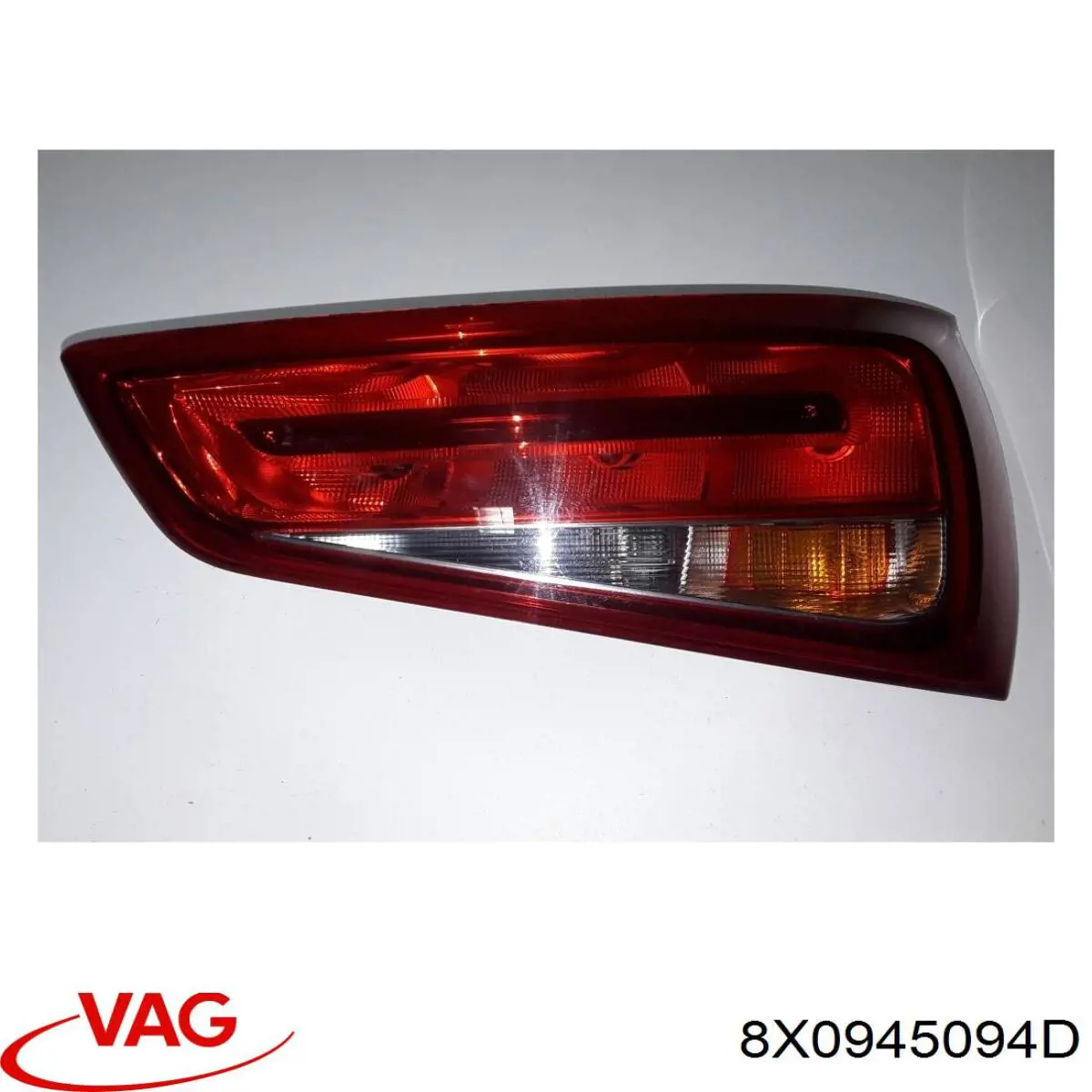 Задні ліхтарі VAG 8X0945094D ціна, від 77.60 USD