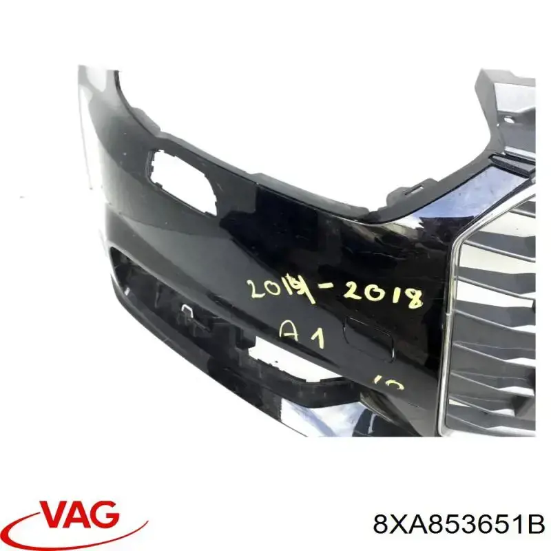 8XA853651B VAG Решітка радіатора