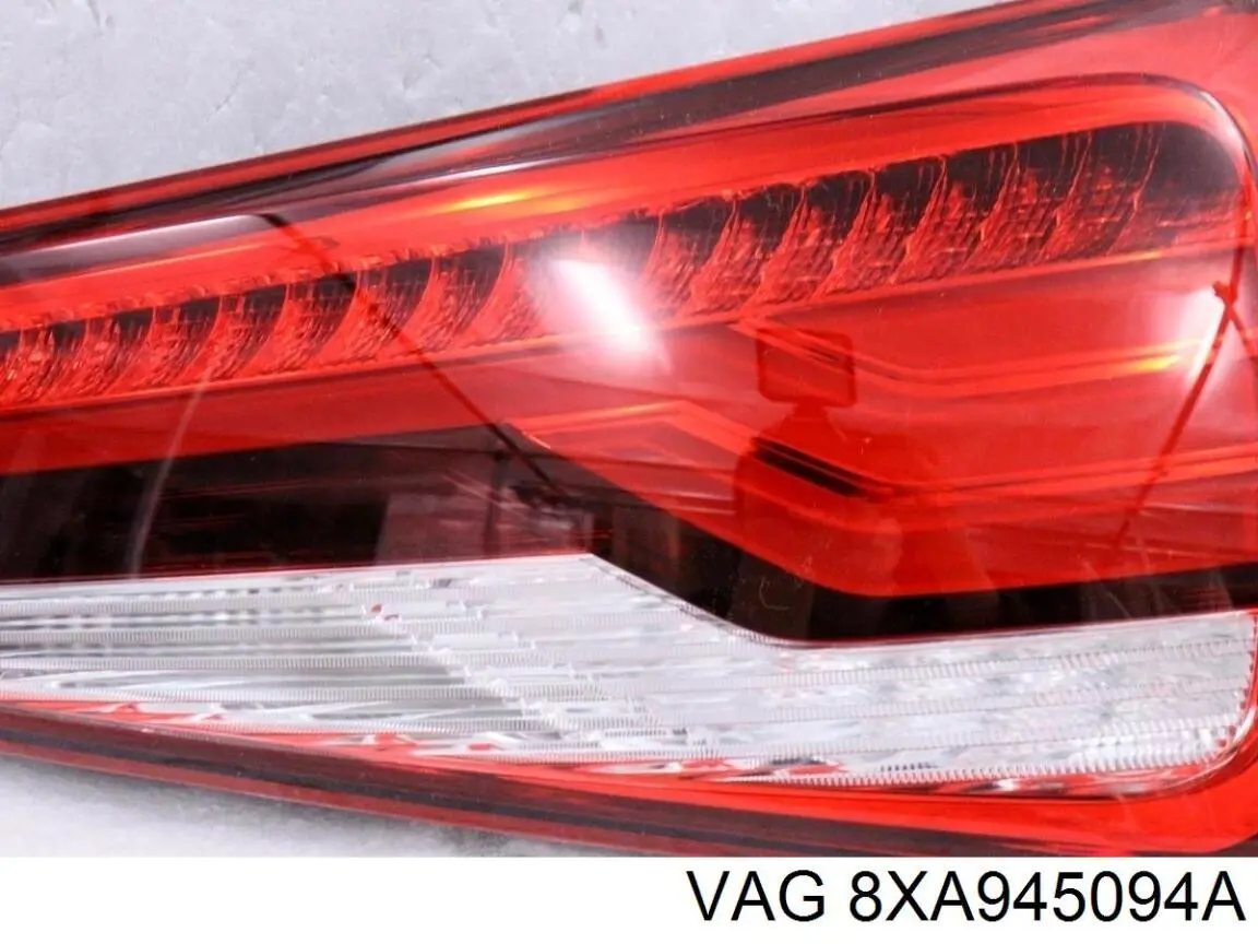 Задні ліхтарі VAG 8XA945094A ціна, від 378.01 USD