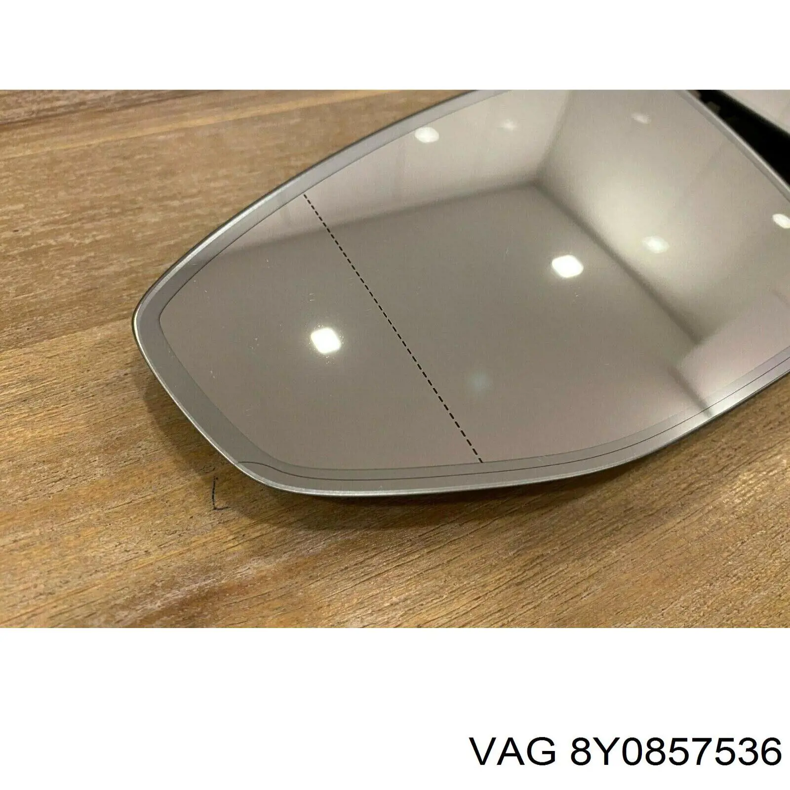 Дзеркальний елемент дзеркала заднього виду, правого VAG 8Y0857536