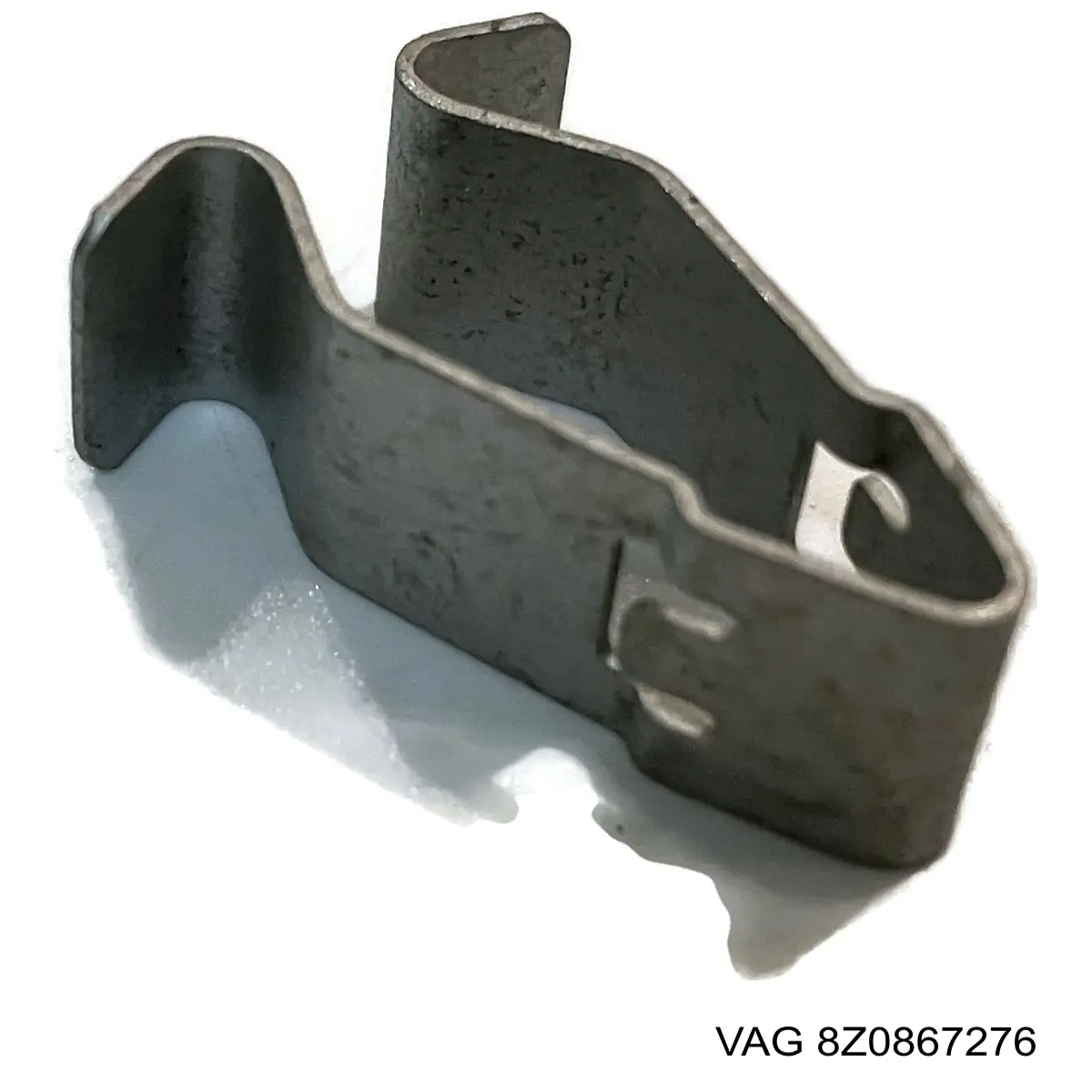 Купити 8Z0867276 VAG Пістон (кліп) кріплення обшивки кришки багажника