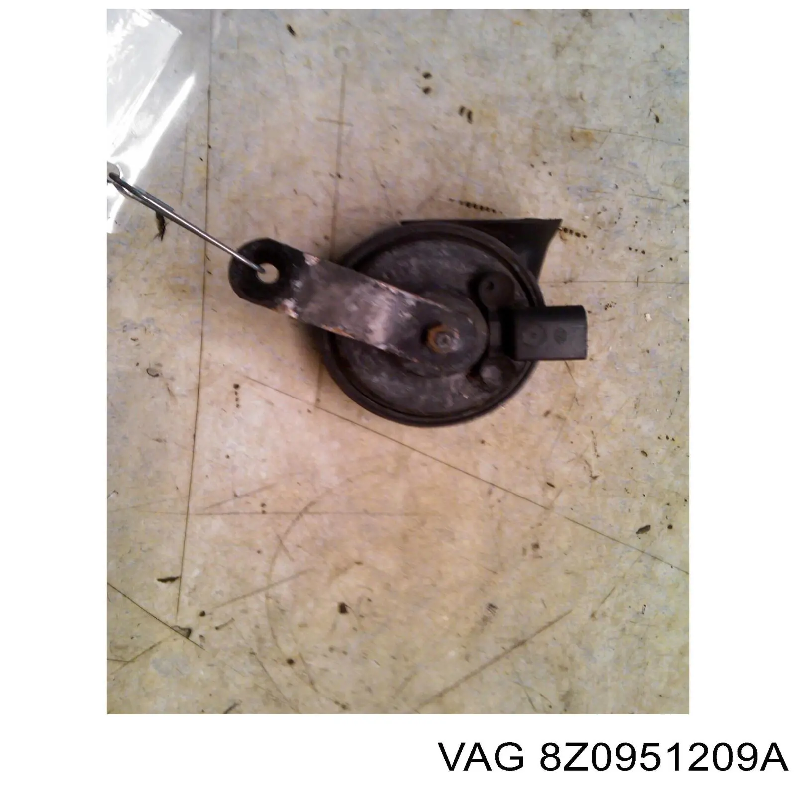 8Z0951209A VAG Сигнал високої тональності