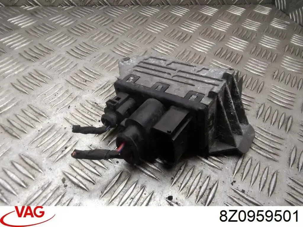 Купити 8Z0959501 VAG Регулятор оборотів вентилятора