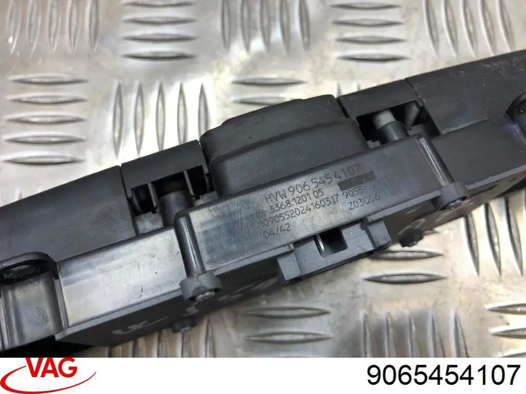  Mercedes A9065454107 ціна, від 12.78 USD