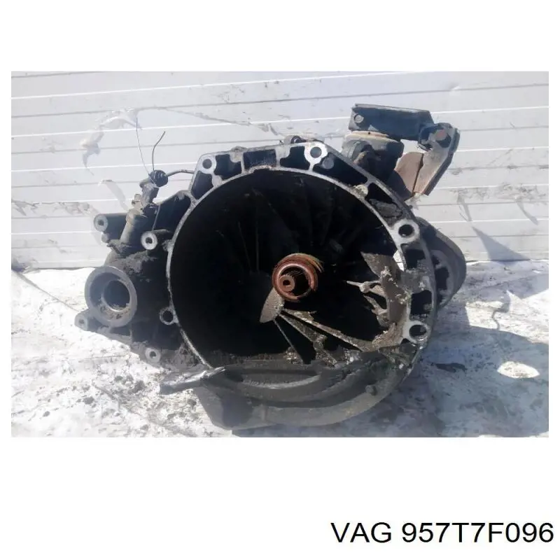 Купити 957T7F096 VAG Ручна коробка передач