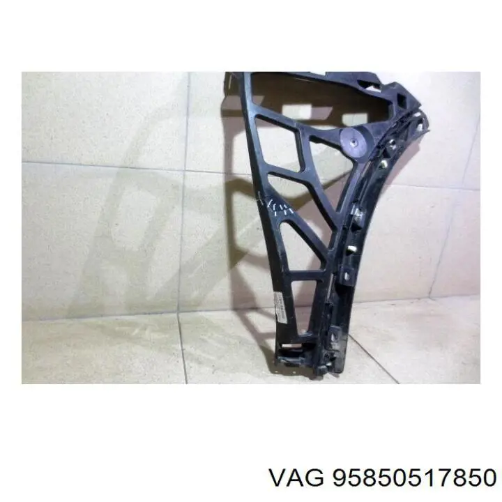 Праве кріплення переднього бампера FPS FP5502932 ціна, від 21.27 USD